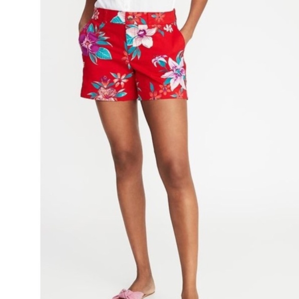 ⭐️ Old Navy Floral Everyday Shorts ⭐️